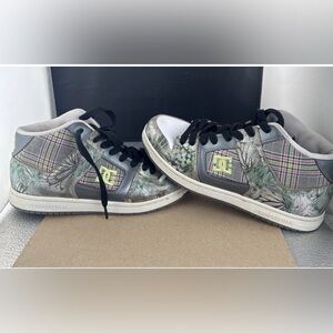 DC MANTECA 2 MID SNEAKERS Women 8.5 Green Skateboarding Shoes Plaid Peacock